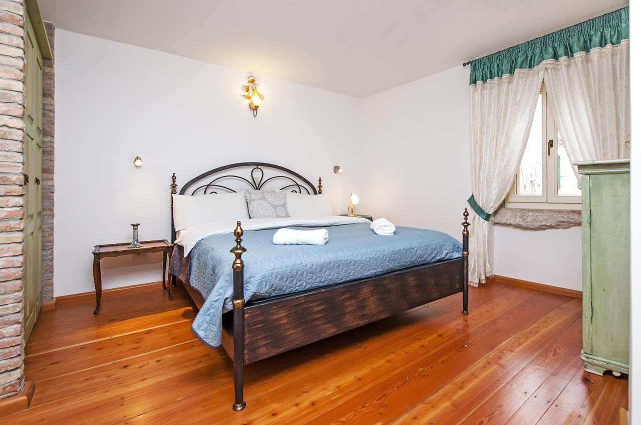 Apartments Casa Rubeus 로비니 외부 사진